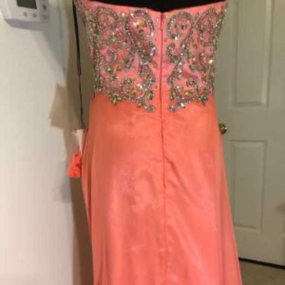 ALYCE - FORMAL/PROM - Picture 7 of 7